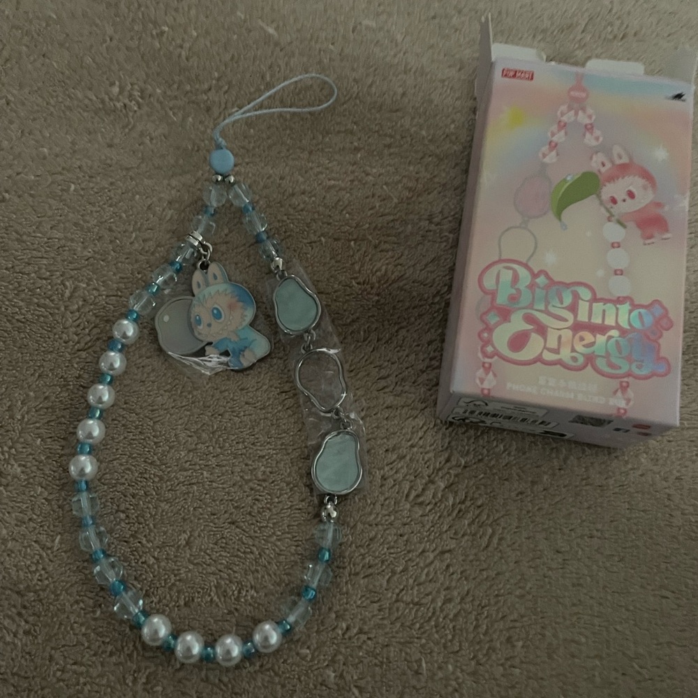 Labubu BIE Big into Energy Phone charm! Hope!